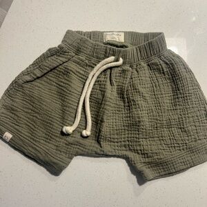 Bacabuche Kids Gauze Oversized Shorts in Fawn 6-12 months